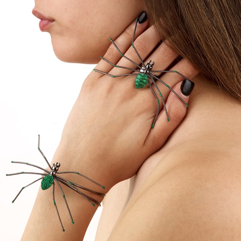 Spider Ring and Bracelet (Green) for the 2022 Costume season.