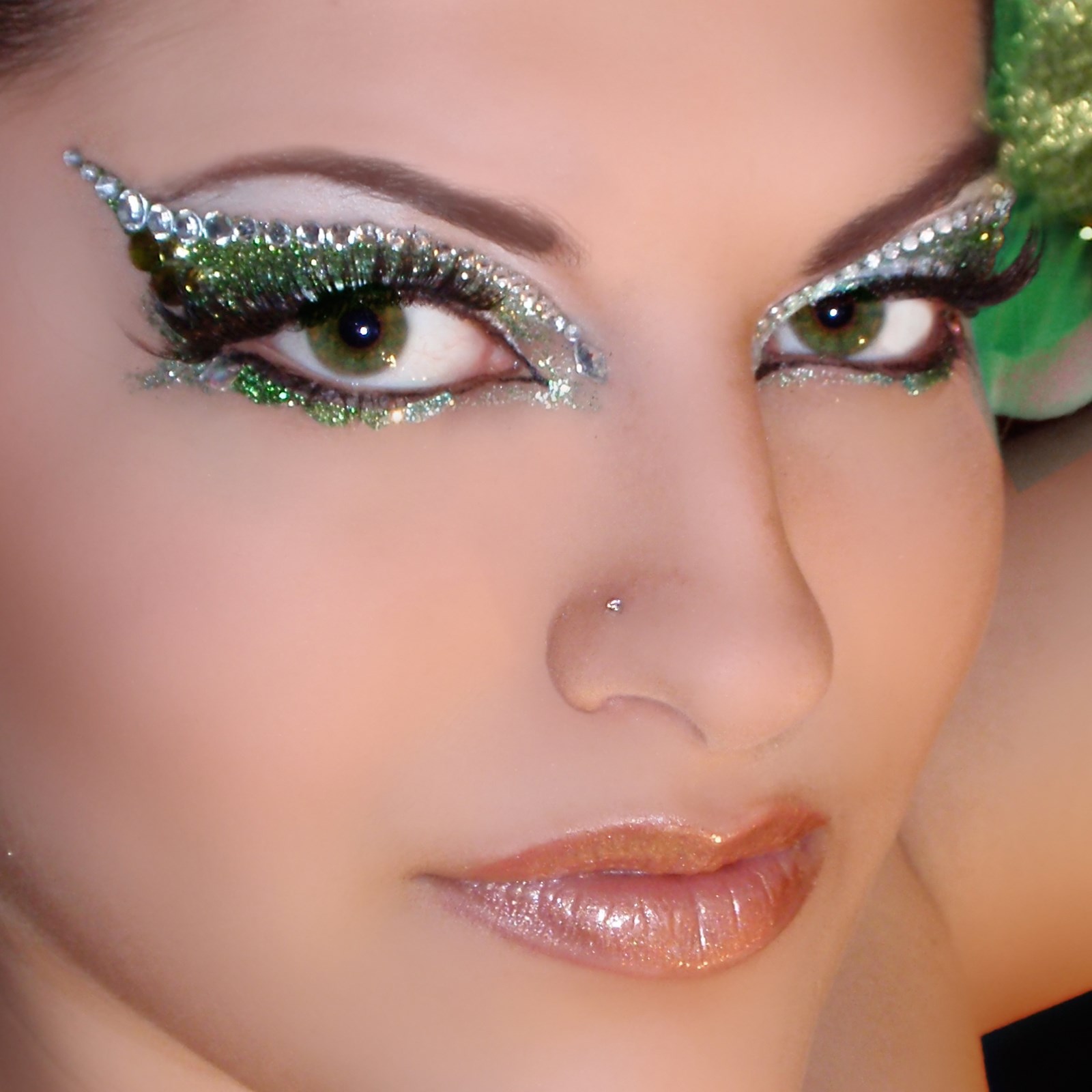 Makeup Supplies on Includes Everything You Need     Eyelashes  Rhinestones  Glitter Glue